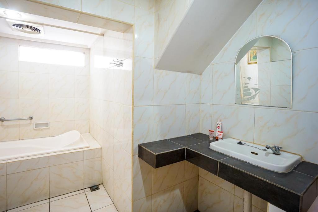 Yuta Hotel Manado Eksteriør bilde